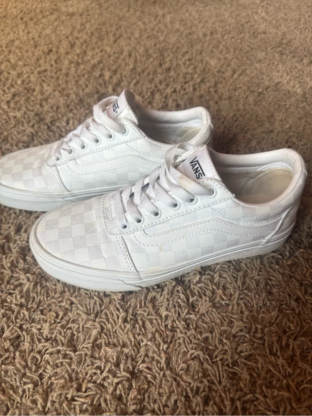 VANS - White Checkerboard Low-Top Sneakers